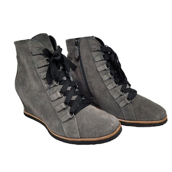 Earth Shoes - Earth Women's Sz 8.5 Suede Leather Bootie Charcoal Grey Memory Foam Exc Cond